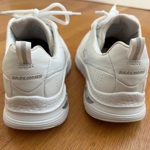 Women's White Skechers Arch Fit Citi Drive size 6 wide sneakers